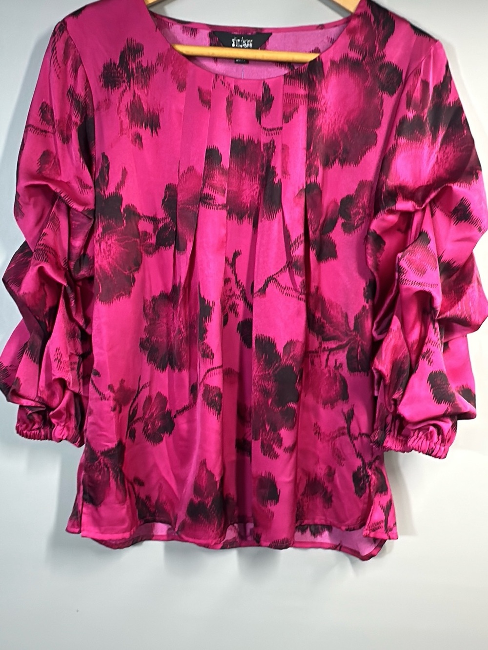 Abstract Floral Whimsical Flowy
Ruffle Sleeve Blouse Womens M 
Office Work